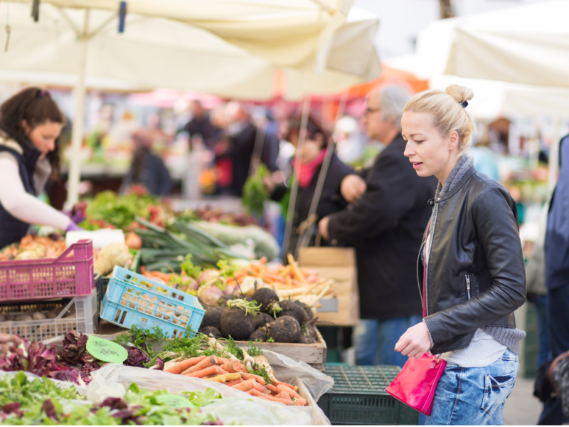Les marchés locaux : une immersion authentique dans le terroir&nbsp;normand